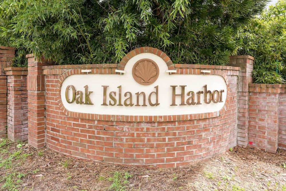 Lake View and Pool 4BR House Disney Area