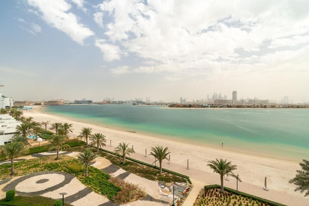 SIMPLY COMFORT Amazing BeachFront Apartments near Atlantis Waterpark