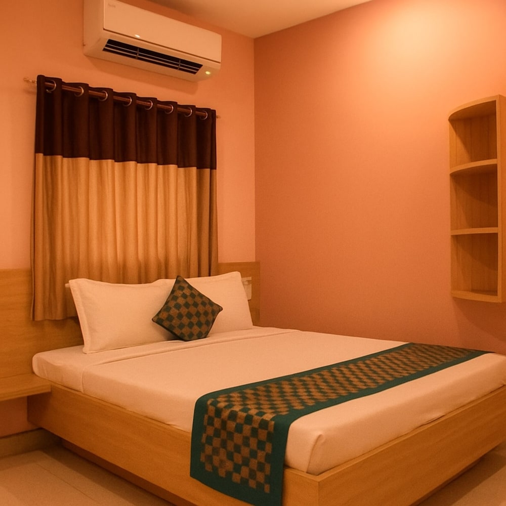 Hotel Radhika