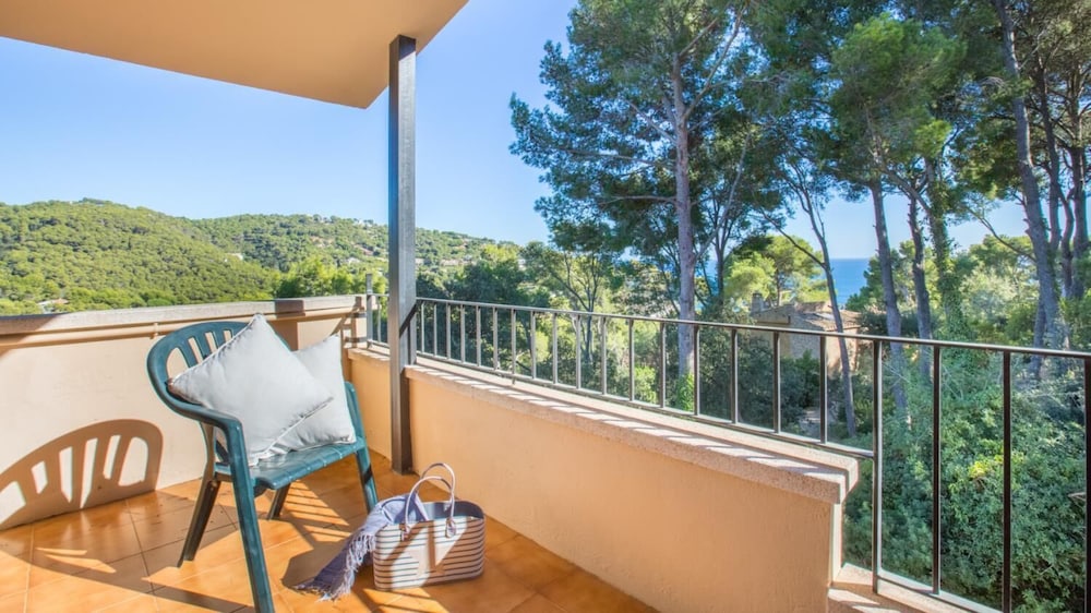 Ronda in Llafranc With 4 Bedrooms and 3 Bathrooms