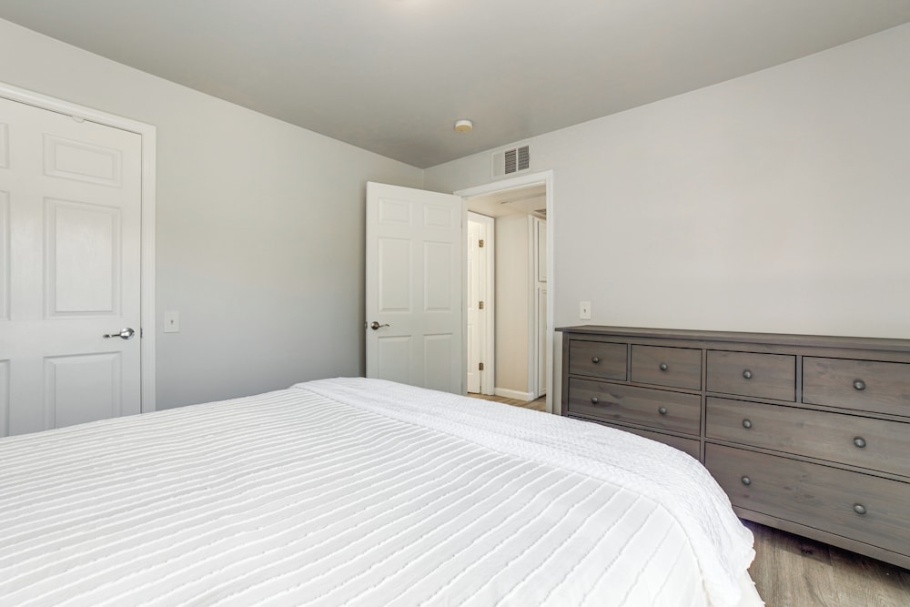 3 Mi to Dtwn: Gated Condo w/ Patio in Reno!