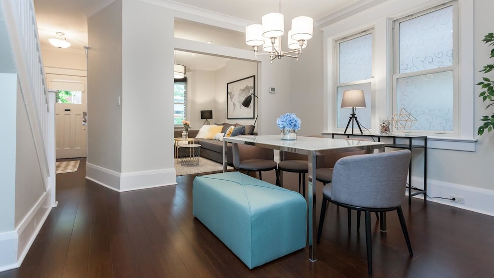 Applewood Suites - Danforth Avenue photo 3
