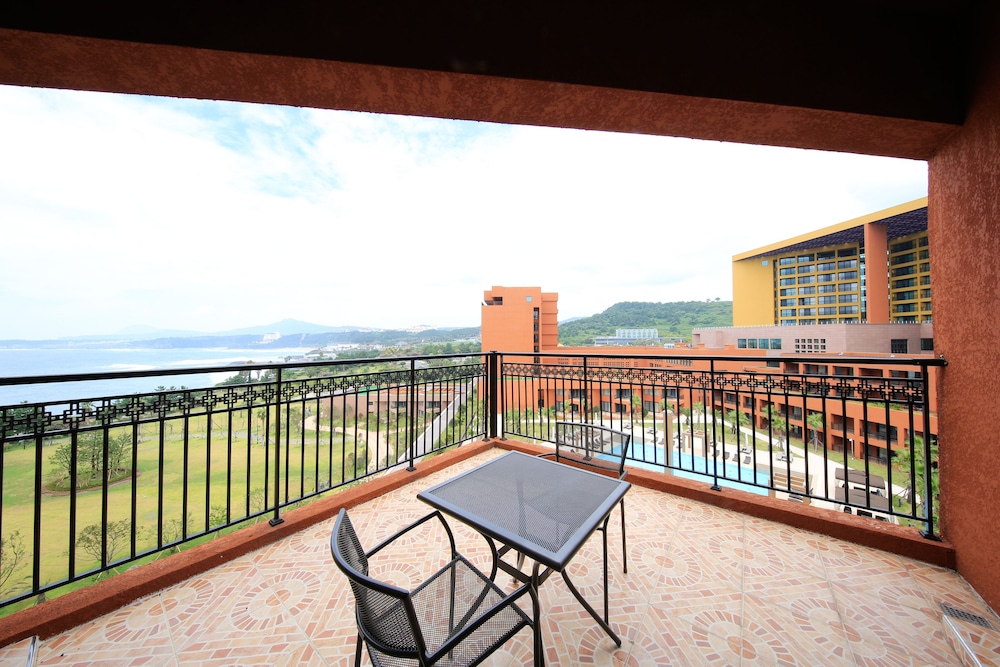 Booyoung Hotel & Resort