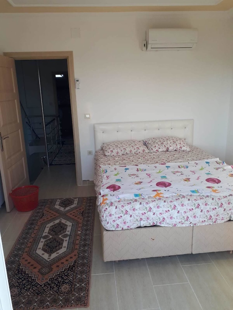 Barazoglu Villa 1 view 2