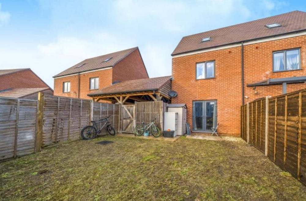 Lakeview House - Sleeps 6, Garden & Free Parking