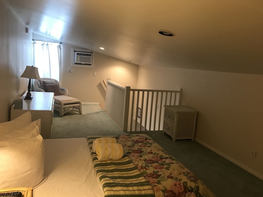 New Orleans House - Gay Men Adult Resort