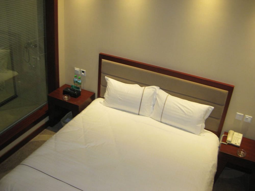Greentree Inn Bus Station Business Hotel