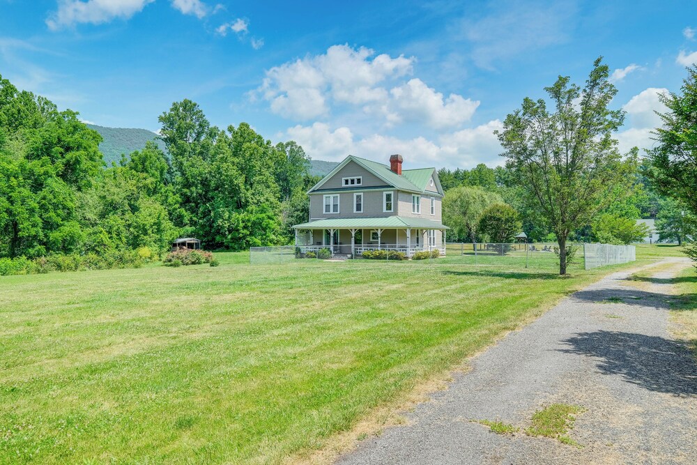 Spacious Virginia Retreat w/ Mountain Views view 3