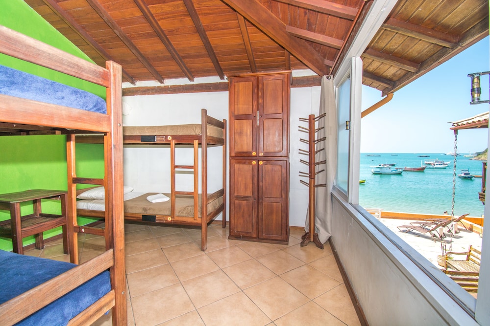 Bamboo Búzios Hostel