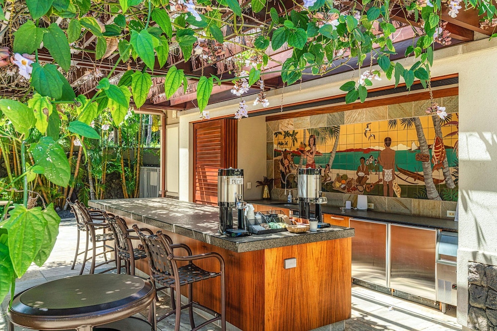 Luxurious Ho'olei 12-2, Lush View, Close to Pool, Sleeps 8 in Beds, Central AC!