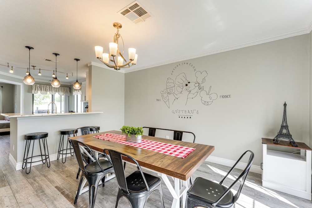 Disney-themed Home: Swim, BBQ & Explore Kissimmee!