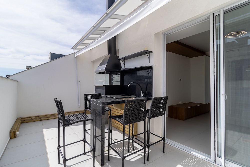 Modern duplex w/jacuzzi 240m beach JRR410