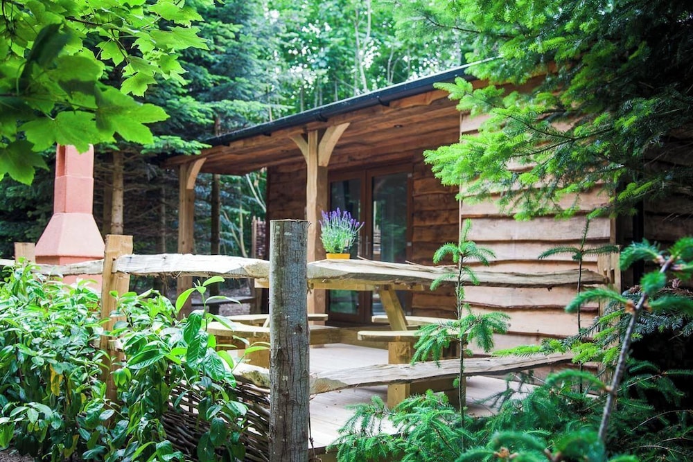 Hayne Barn Estate - Private Estate : 6 Eco Lodges - 1 Studio