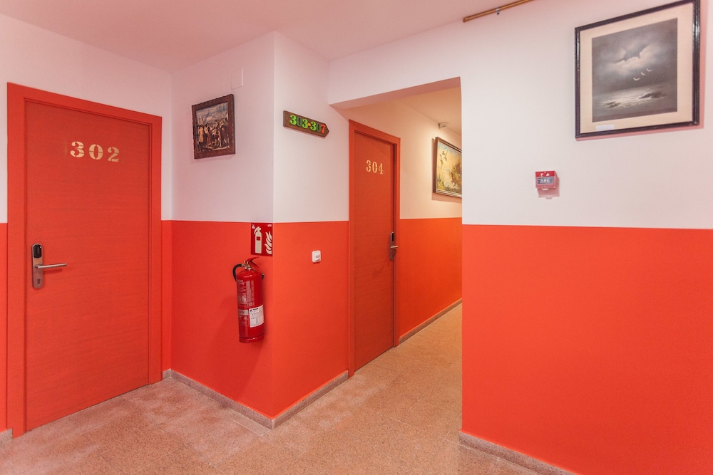 LOFT HOSTAL Group 91