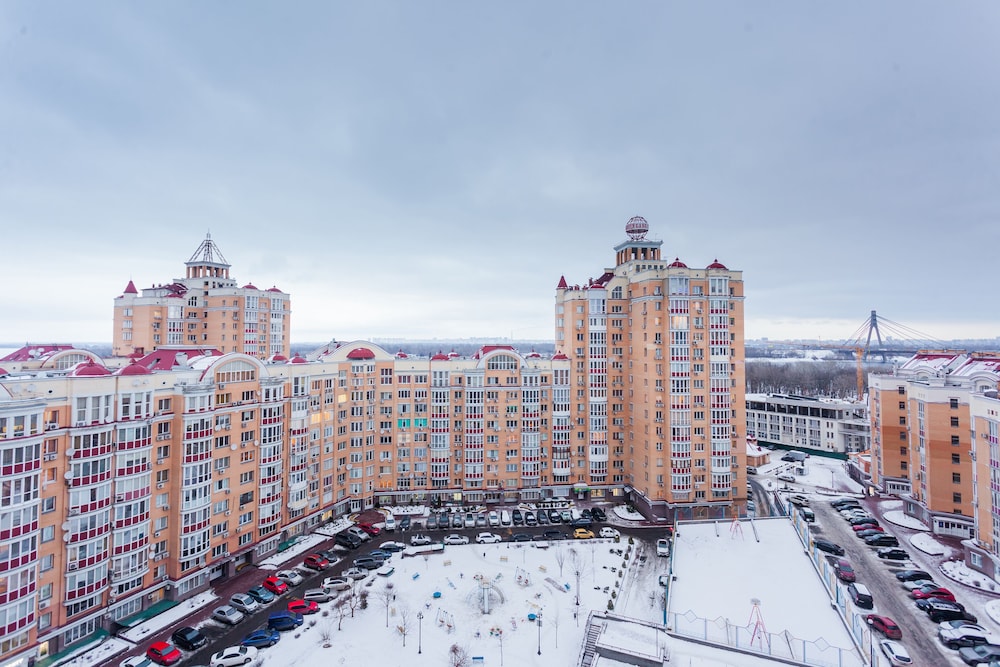 Luxury apartment near the Dnieper embankment view 3