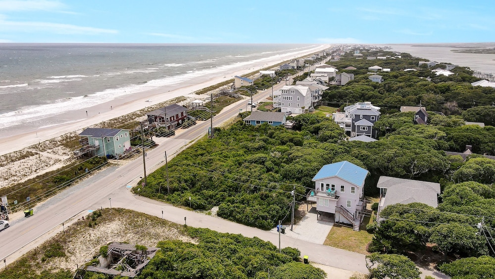 Oceanwatch Cottage by Topsail Realty
