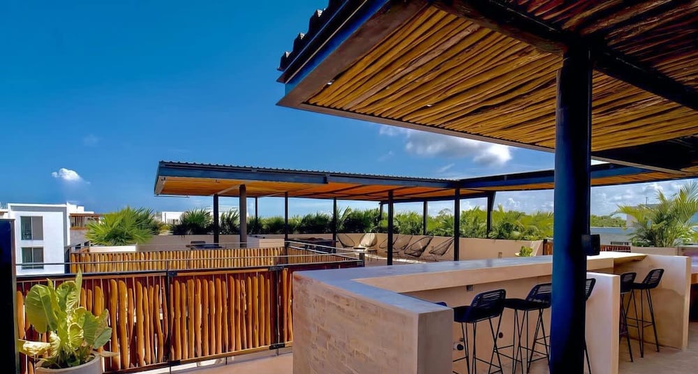 2 Br Prime Location Amazing Rooftop Pool