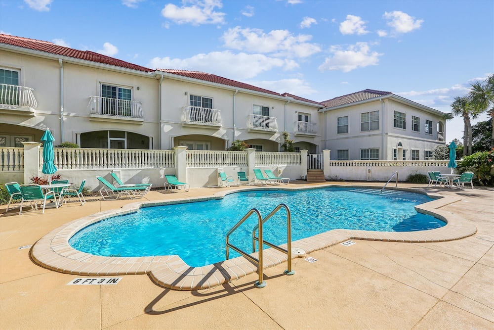Beachside Bliss: 3BR Coastal Condo w/ Pools & Patio in St. Augustine