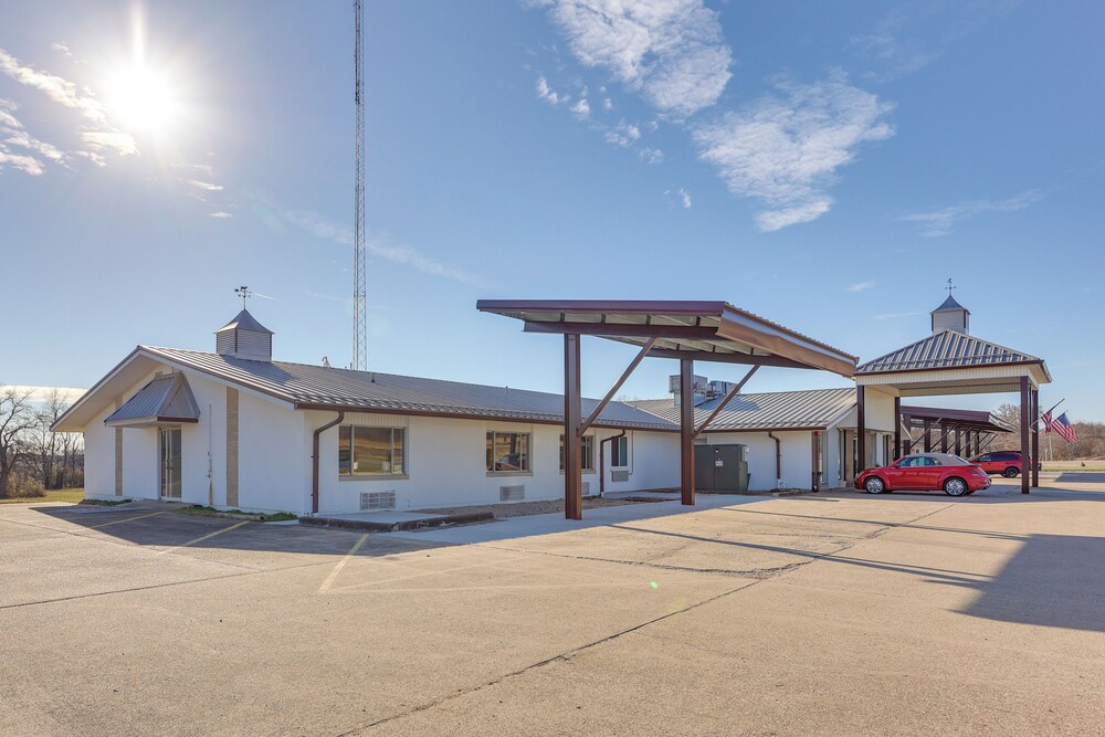 Walk to Ocu, Golf: Updated Oakland City Studio!