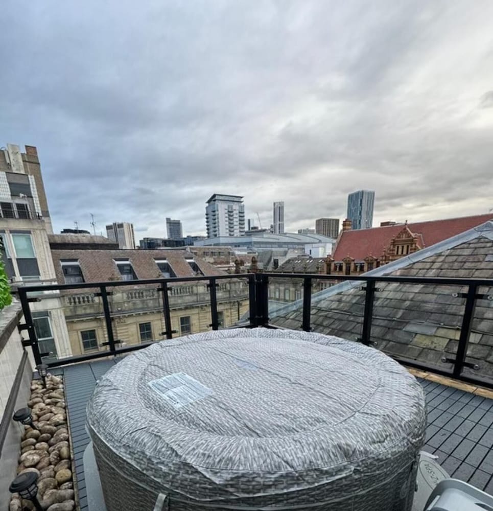 Leeds Apt - Hottub - Sleeps 6 - Special Occasions