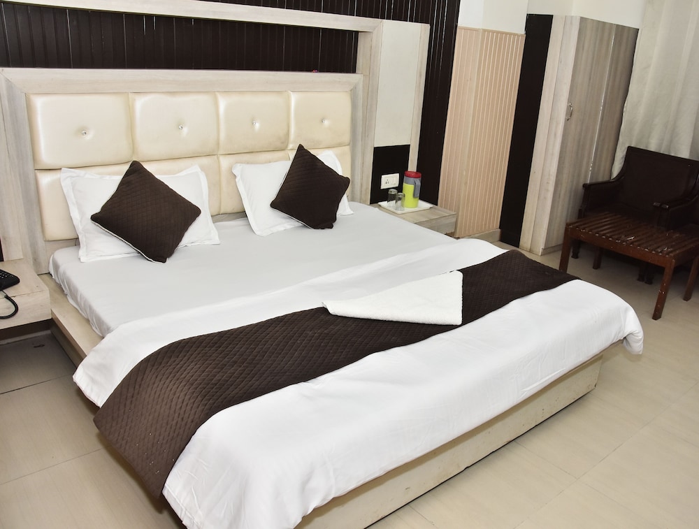 Hotel Neelkanth Mahadev Hotel & Resorts