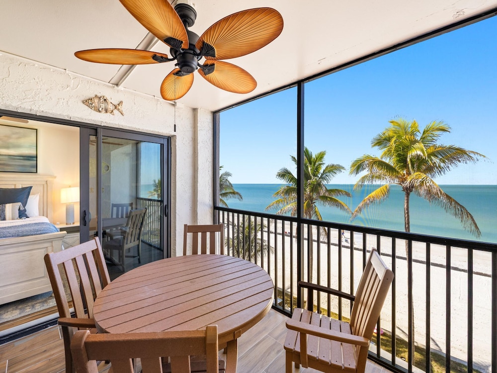 Seaside 3 by Distinctive Beach Rentals