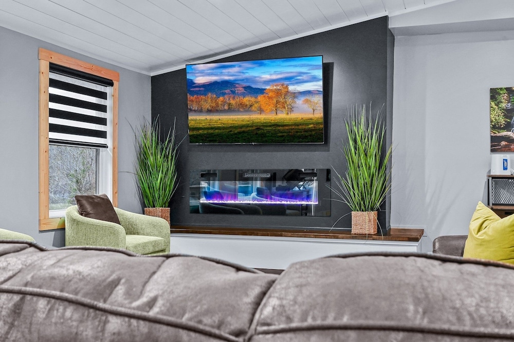 Creekside Retreat 3 Bedroom Cabin