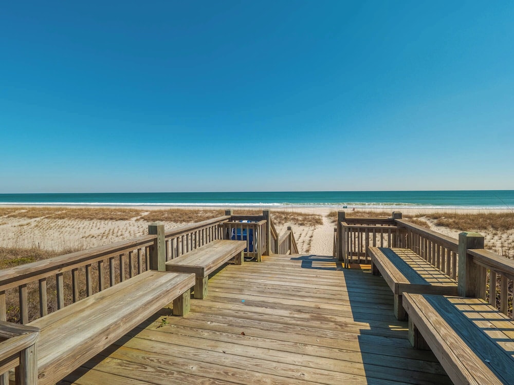 Beach Coma by Topsail Realty