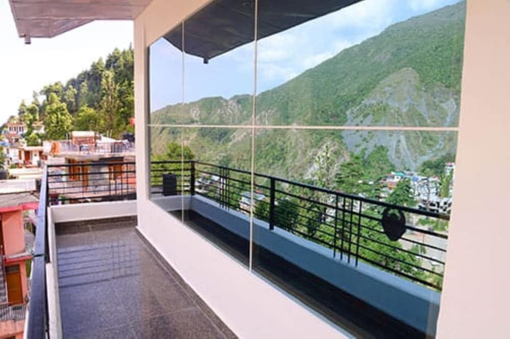 Goroomgo Shivani International Dharamshala