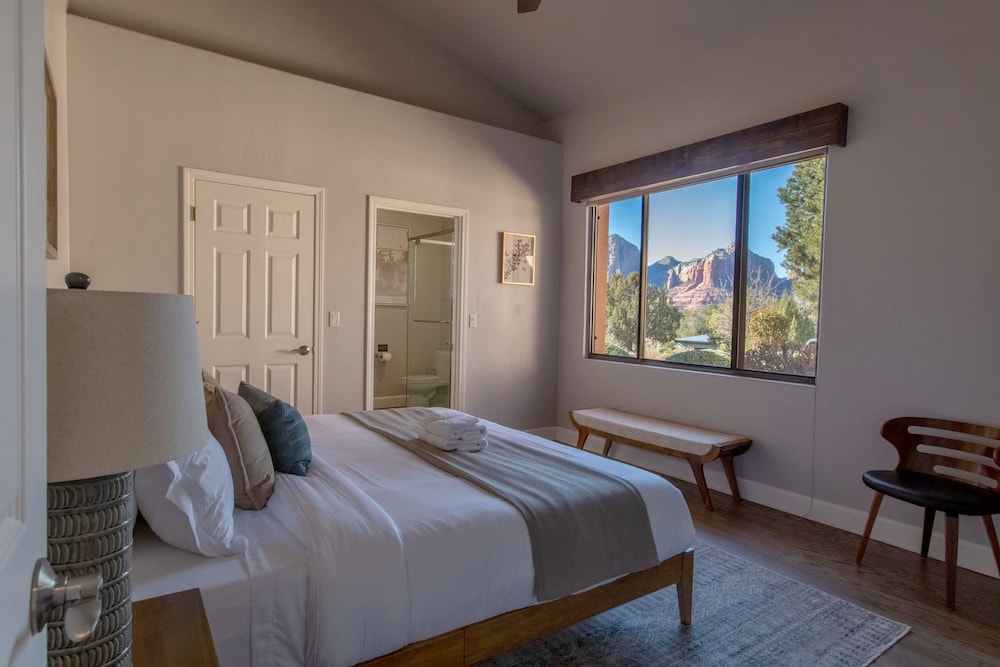 5 Bed 3 Bath Uptown Sedona-game Room-sauna-cold Plunge-jacuzzi-gym