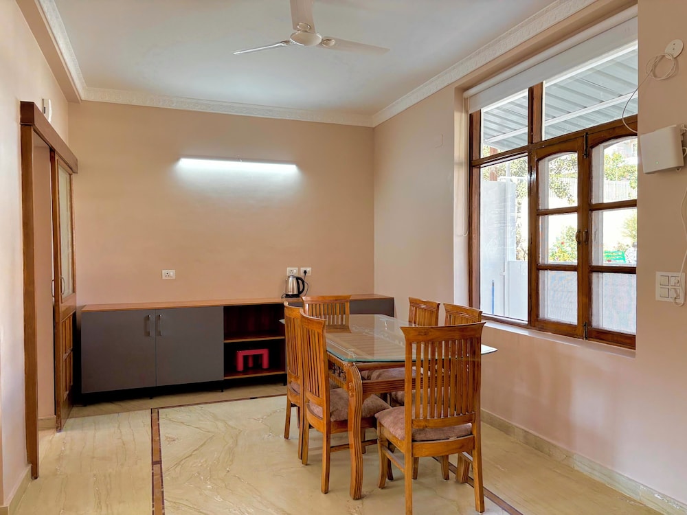 Luxury 4 Bedroom's Independent villa