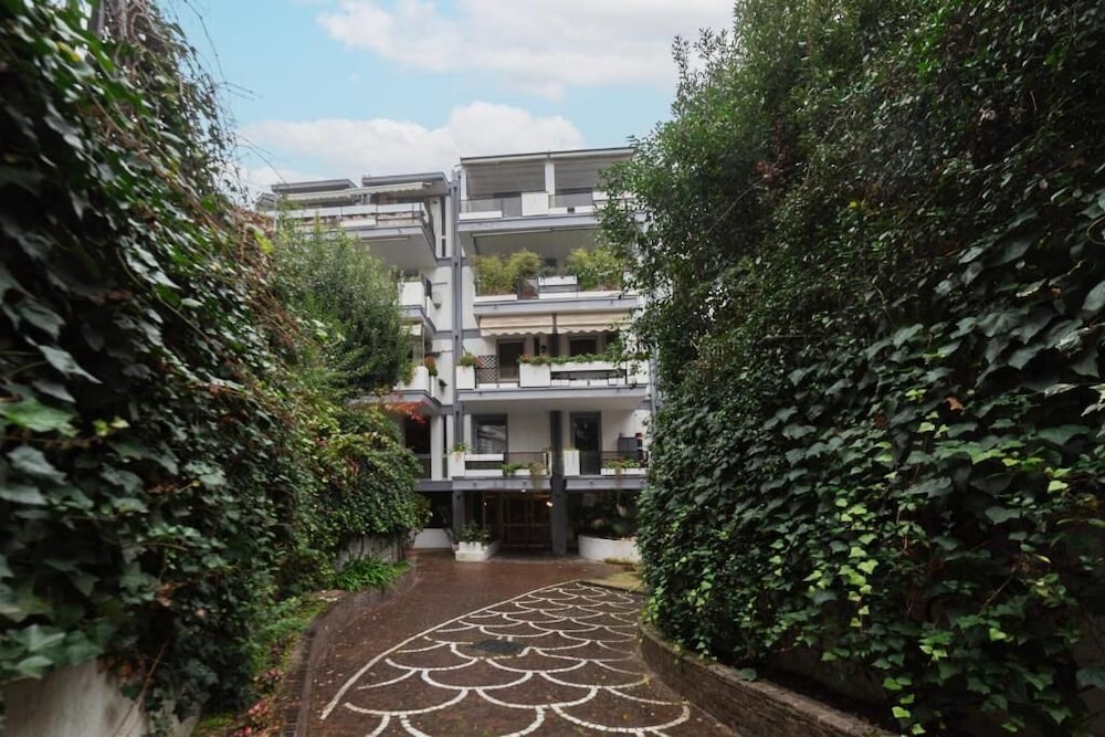 JOIVY Elegant Suites Near Villa Borghese