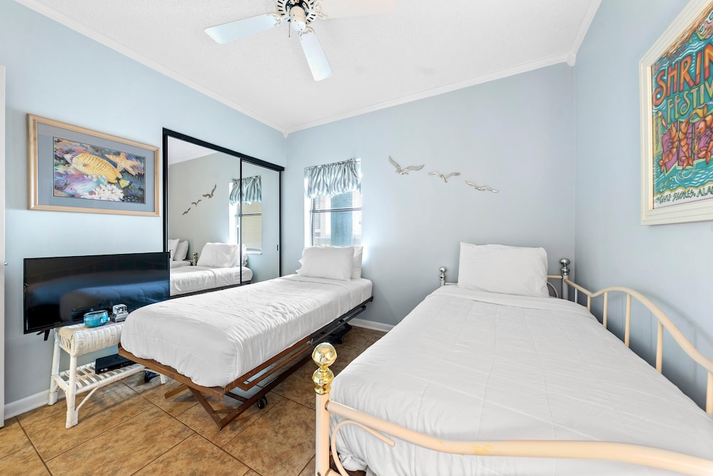 Romar Place 705