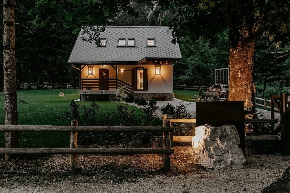 Luxury Chalet With Jacuzzi at Lake Bohinj