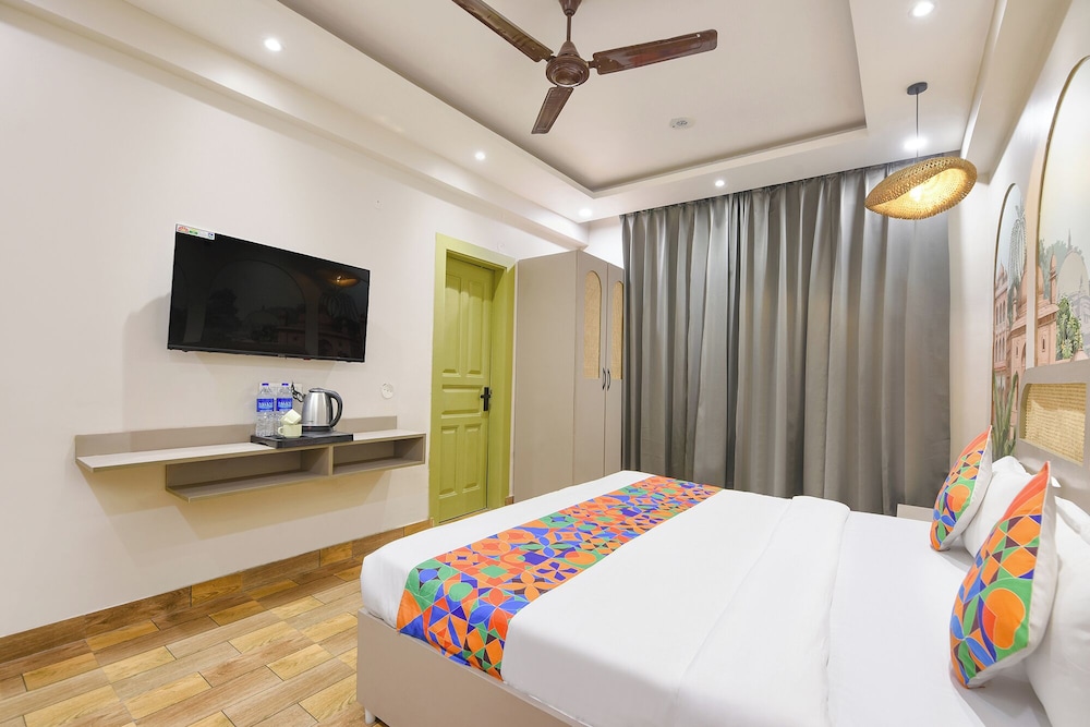 Fabhotel The White Pepper