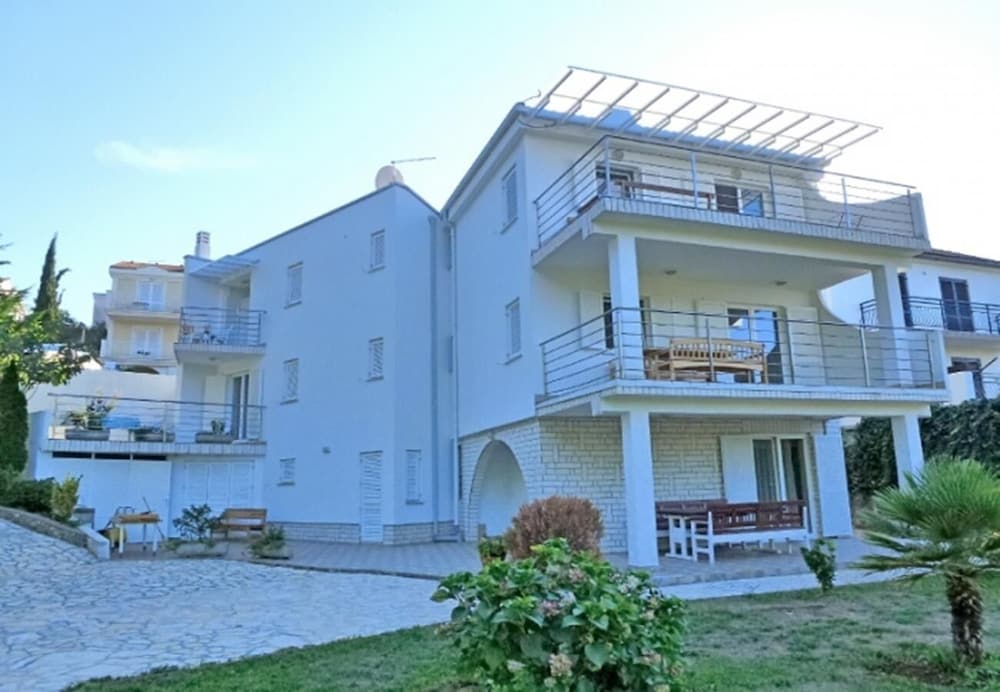 Vlado - 300 m From Pebble Beach - A5 view 2