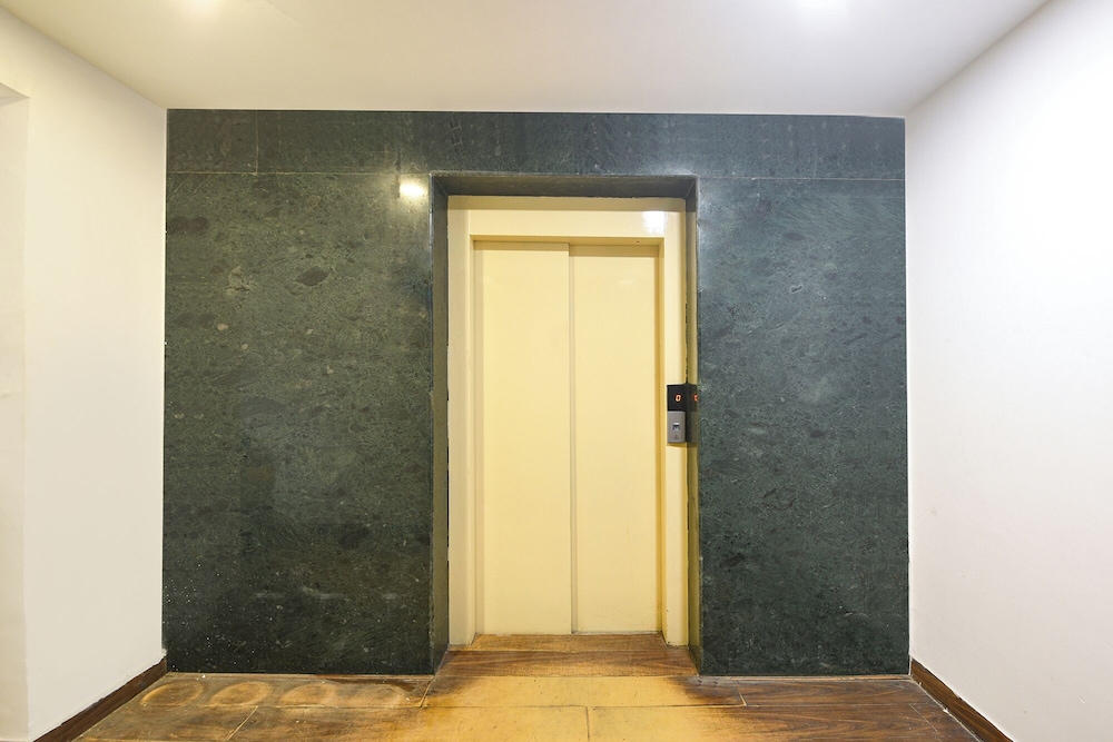 Fabhotel Crescent