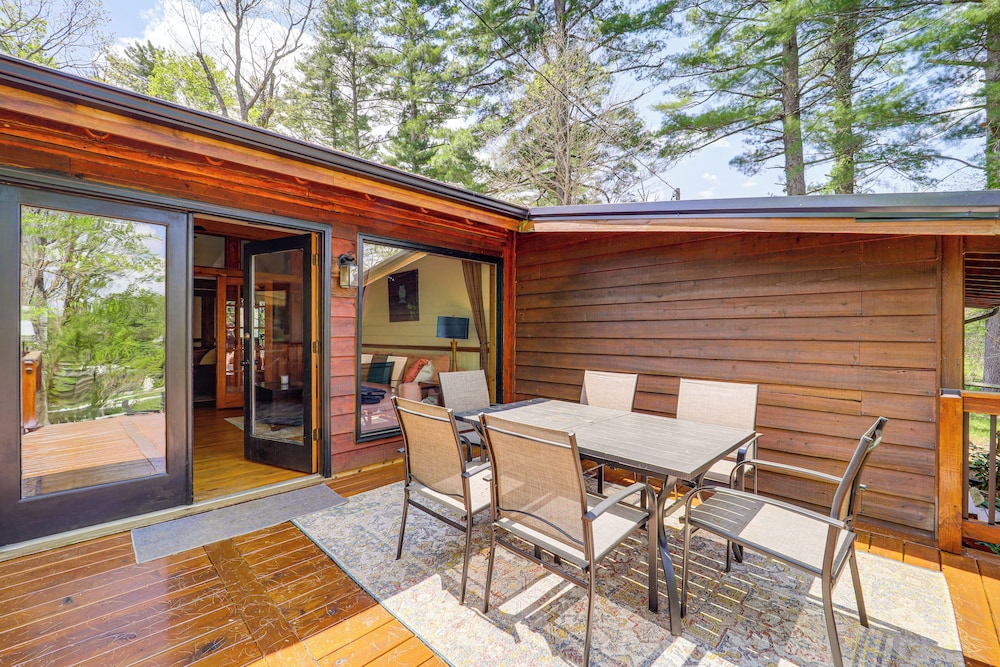 2 Mi to Appalachian State: Cabin w/ Outdoor Spaces