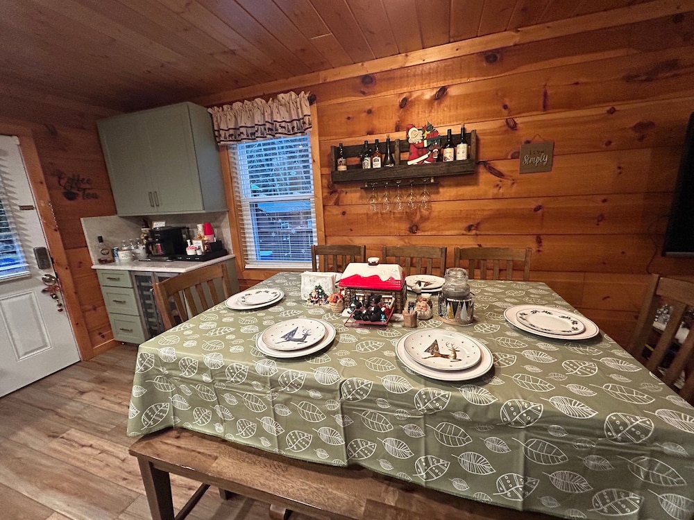 Riverside Retreat 4 Bedroom Cabin