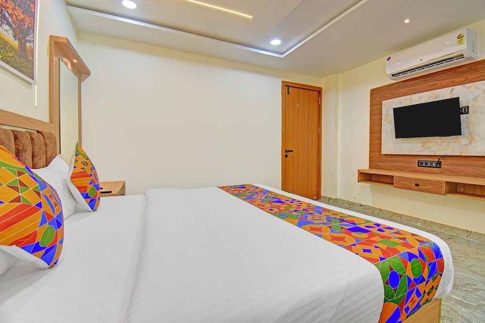 Fabhotel Relax Inn