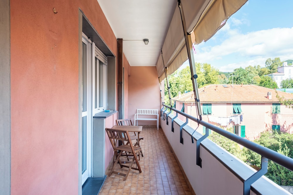 Charming 2-bed flat balcony & parking