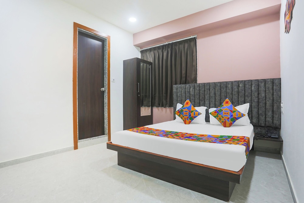 Fabhotel River View