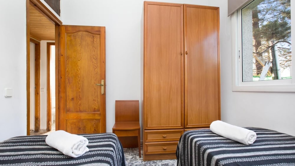 Alonso in Vidreres With 4 Bedrooms and 1 Bathrooms