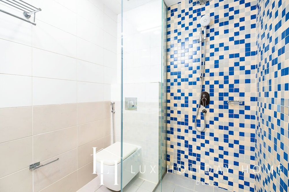LUX Holiday Home - Azure Residence 1
