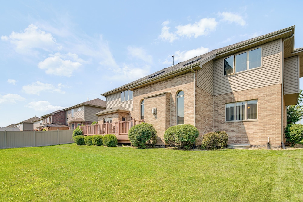 Game Room & Deck: Family Home in Chicago Area!