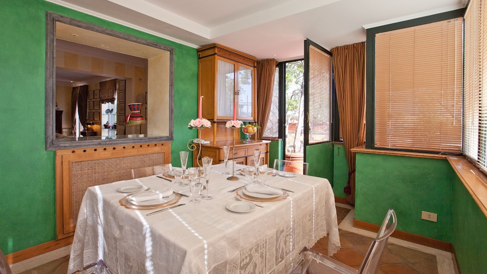 Rental in Rome Trevi Luxury Penthouse