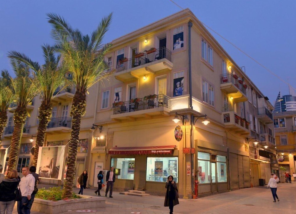 1926 Designed Apartments Hotel