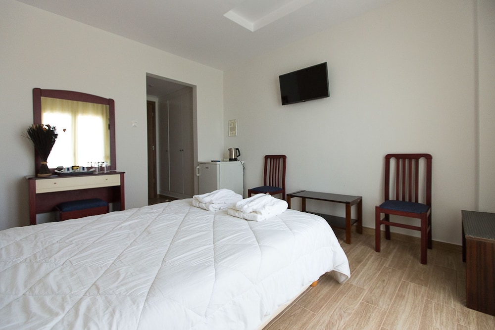Flisvos Rooms