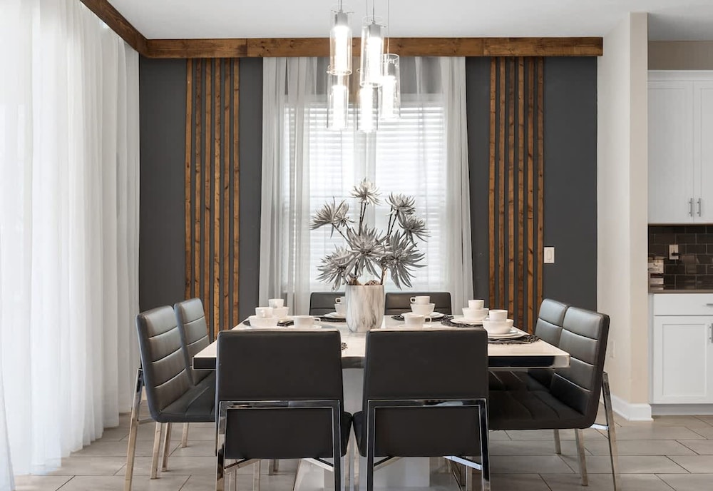Sophisticated 6BR at Storey Lake Sl2766
