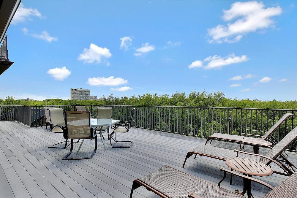 SPIN516 5 Bedroom Holiday Home by Marco Naples Vacation Homes